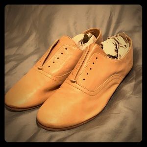 Tan leather oxfords made in Italy size 7